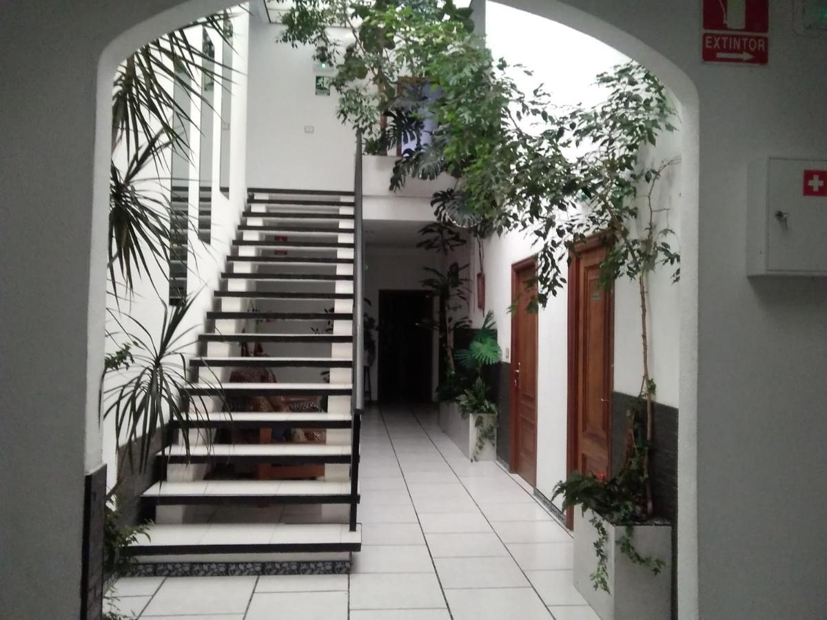 Apartamentos Blanco Y Negro А Гуарда Екстериор снимка